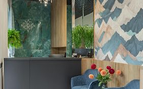 Seven Hills Hotel